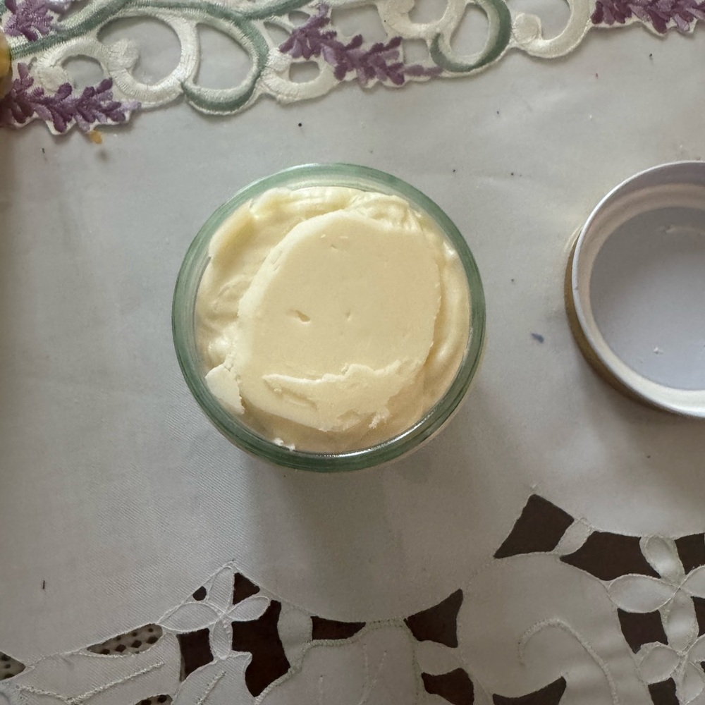 ￼ pineapple, mango body butter, and a 4 ounce glass jar